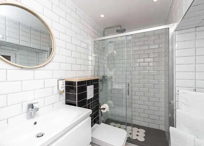 Simovi - Two Bedroom With View דירה