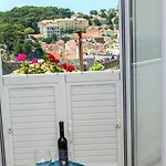 Simovi - Two Bedroom With View דירה