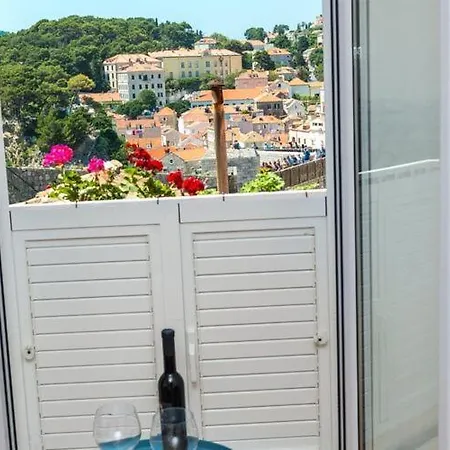 Simovi - Two Bedroom With View Apartman